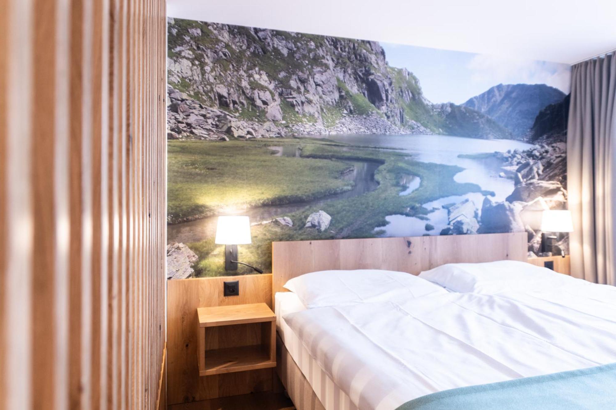 Hotel La Cruna Sedrun Exteriör bild