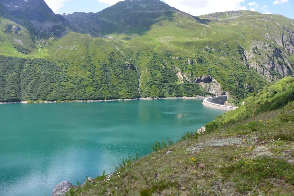 Hotel La Cruna Sedrun Exteriör bild