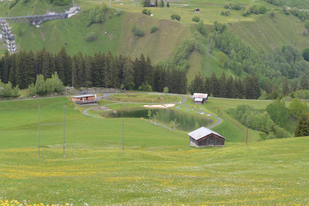 Hotel La Cruna Sedrun Exteriör bild
